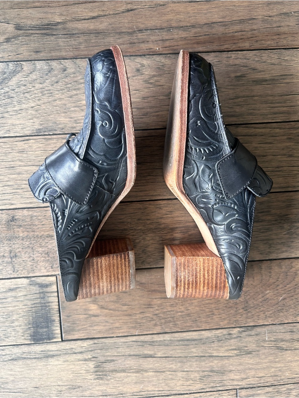 Patrica Nash Black Leather Clogs - Picture 2 of 7
